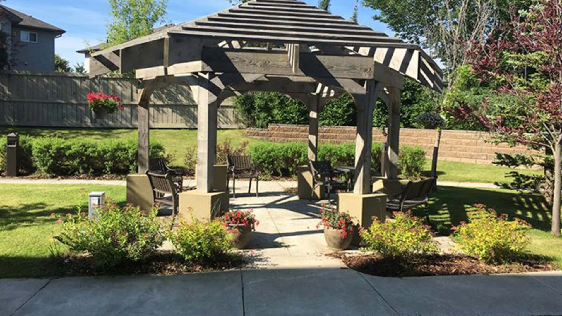 An outdoor gazebo at Rutherford Heights retirement home